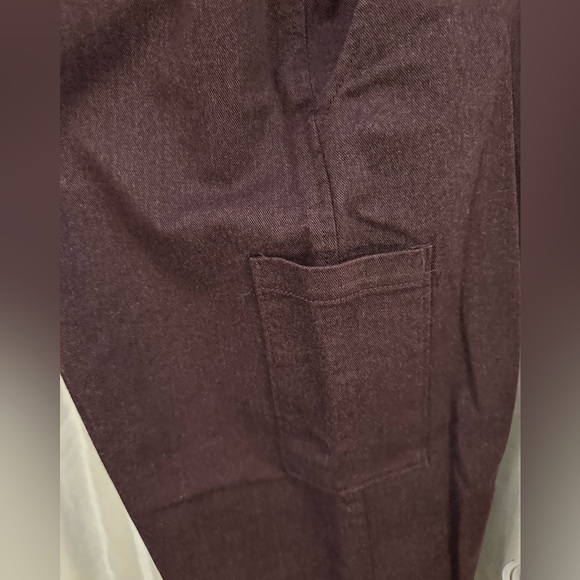 Levi’s casual polyester/viscose blend aubergine pants (L) - Picture 5 of 8